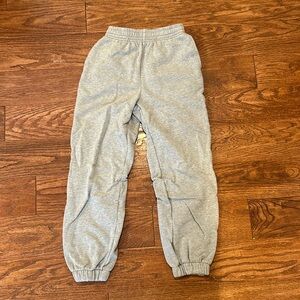 grey uniqlo sweatpants